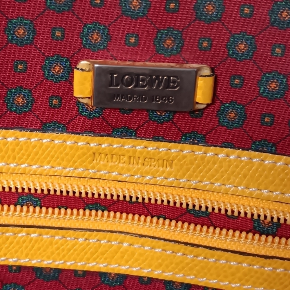 LOEWE ✨️EUC Amazona Dome Satchel – Grained Leather in Mustard & Taupe - Picture 5 of 11